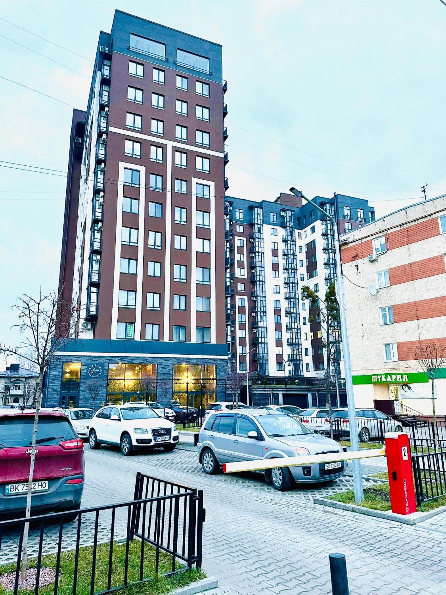 Comfortable Apartments With A Coffee Machine In The City Centre, Zlata Plaza Rivne Kültér fotó