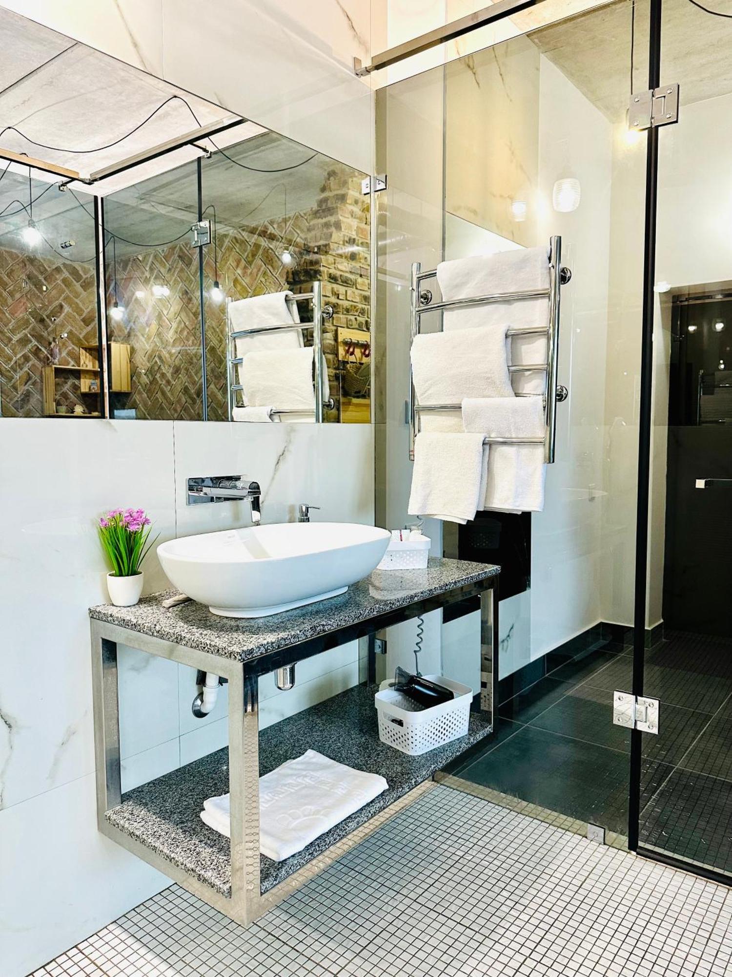Comfortable Apartments With A Coffee Machine In The City Centre, Zlata Plaza Rivne Kültér fotó