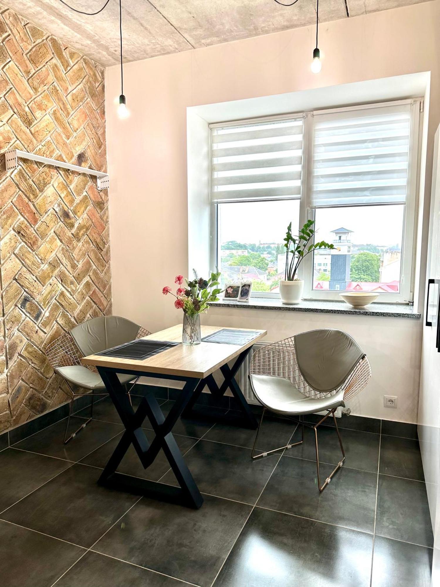 Comfortable Apartments With A Coffee Machine In The City Centre, Zlata Plaza Rivne Kültér fotó